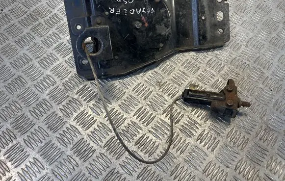 Chrysler Voyager Spare wheel mounting bracket 