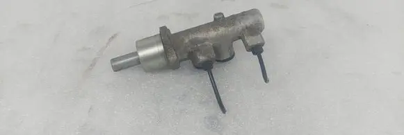 Master brake cylinder