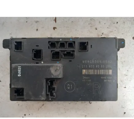 Mercedes-Benz E W211 Door control unit/module 211820828500