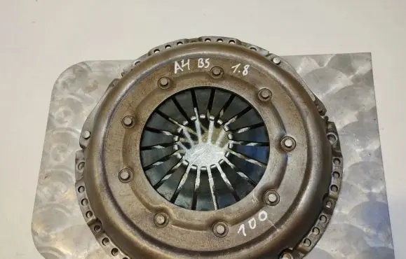 Audi A4 S4 B5 8D Pressure plate M228