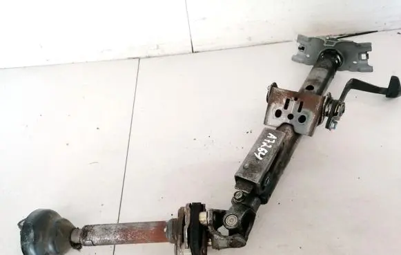 Toyota Avensis Verso Steering wheel axle