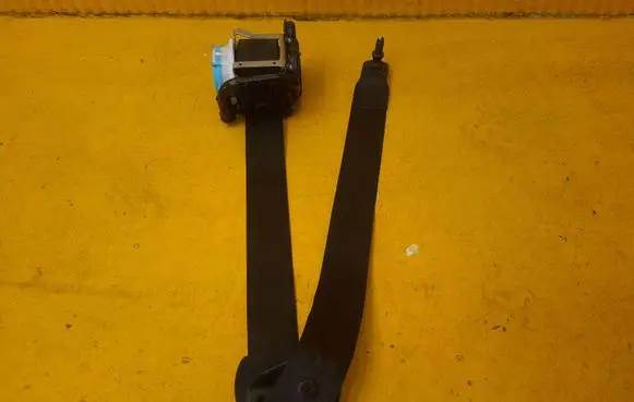 Mercedes-Benz B W246 W242 Front seatbelt