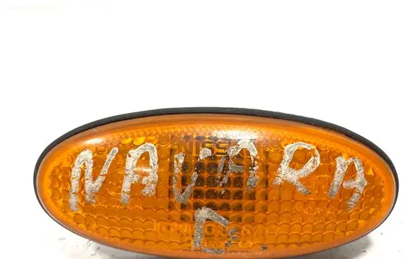 Nissan Navara D22 Front fender indicator light 013513