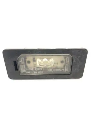 Toyota Avensis T270 Number plate light I090074