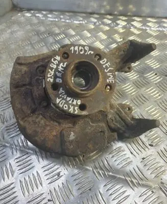 Skoda Octavia Mk1 (1U) Front wheel hub 
