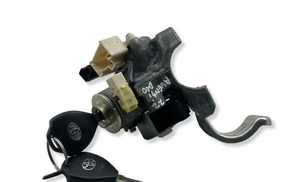 Toyota Avensis T270 Ignition lock N0502638