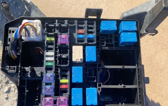 Suzuki SX4 S-Cross Fuse box set