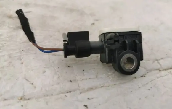 Mercedes-Benz B W246 W242 Airbag deployment crash/impact sensor A1668210151 56054085AA