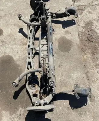 Volkswagen PASSAT B7 Rear axle beam 