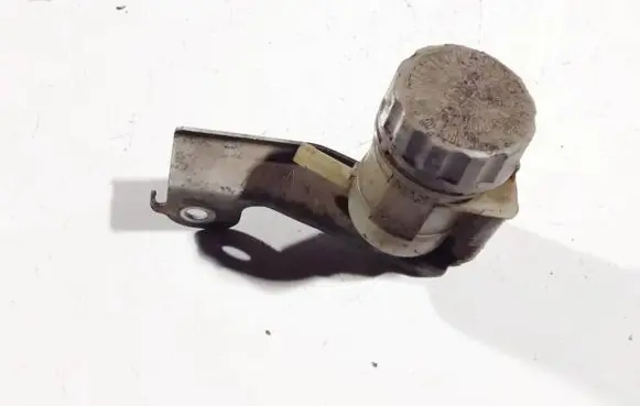 Honda Civic Brake fluid reservoir 