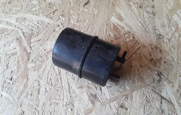 Vacuum air tank