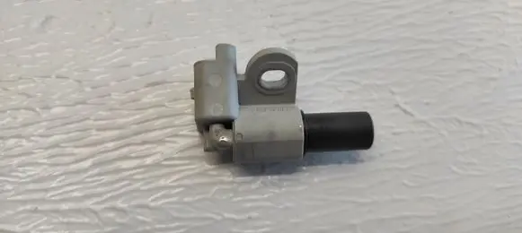 Volvo S40 Camshaft position sensor 9645844080