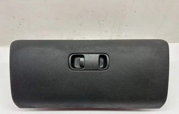 Mitsubishi Pajero Glove box MR402402