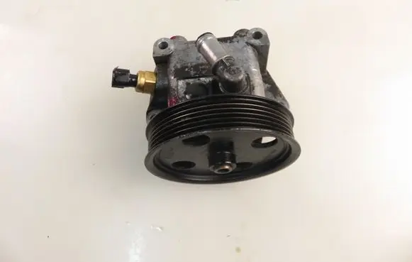 Ford Focus C-MAX Power steering pump 7613955148 4M513A696AD