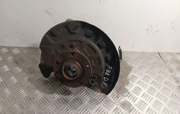 Volkswagen PASSAT B8 Front wheel hub 5Q0407258A