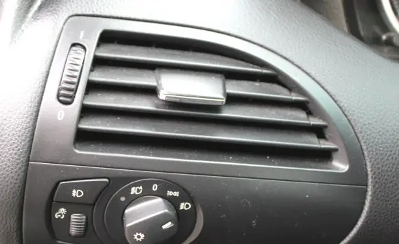 BMW 6 E63 E64 Dash center air vent grill