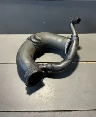 Mercedes-Benz S W220 Breather hose/pipe A6130160081