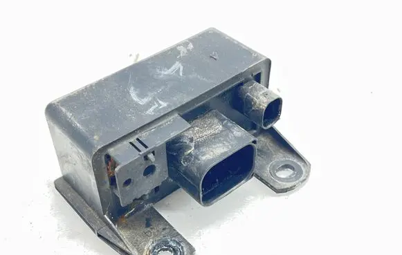 Mercedes-Benz E W211 Glow plug pre-heat relay 0285454032