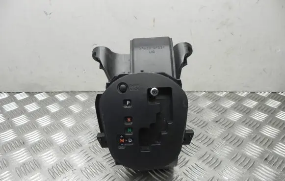 Toyota Verso-S Gear shifter/selector 047