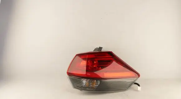 Nissan X-Trail T32 Rear/tail lights