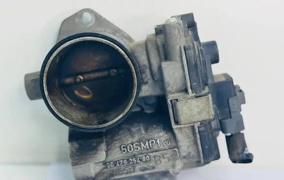 Peugeot 307 Throttle valve 9647925480