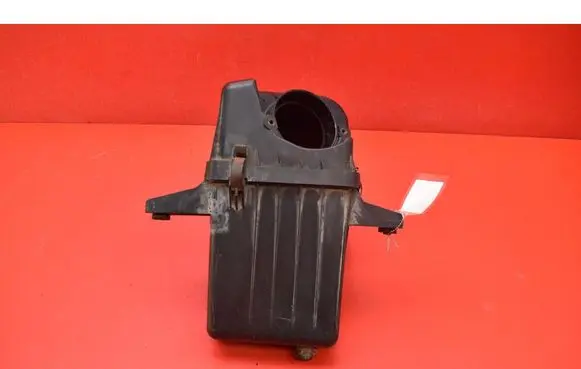 Suzuki Grand Vitara II Air filter box 67J-A01