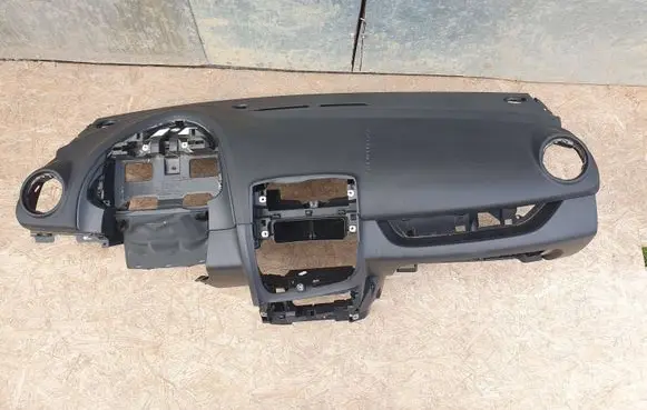 Renault Clio IV Dashboard 681004084R