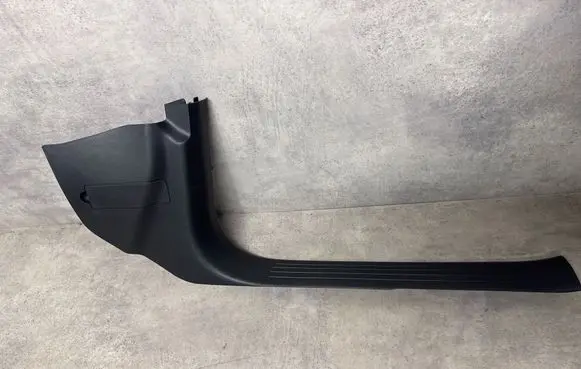 Mercedes-Benz GLE W167 Front sill trim cover A1676803201