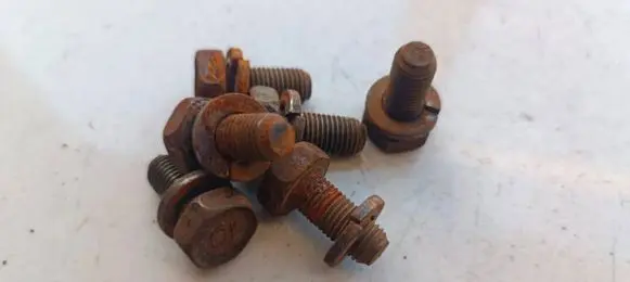 Mazda 323 Nuts/bolts 