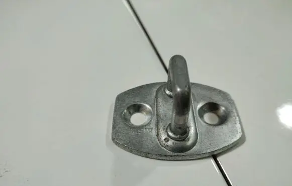 Toyota Yaris Front door lock loop/hook striker 