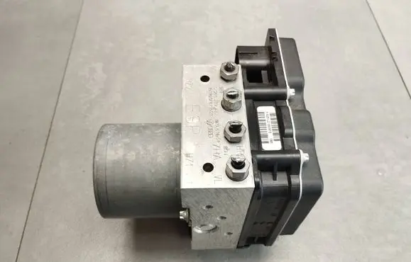 Audi A5 Sportback 8TA ABS Pump 8K0907379CP 00531837