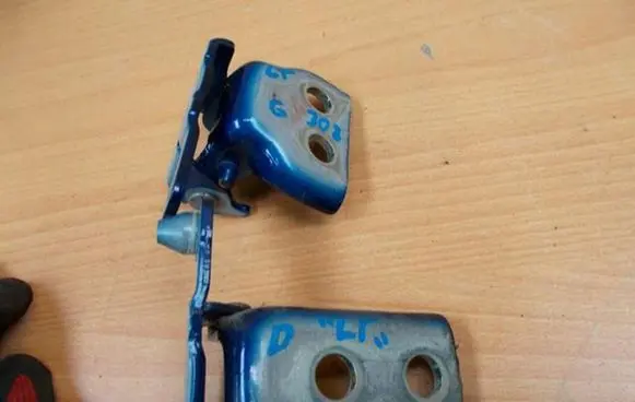 Peugeot 308 Rear door lower hinge