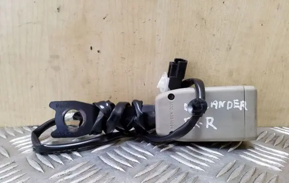 Front seatbelt buckle
