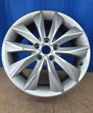 Seat Ateca R17 alloy rim 575601025M