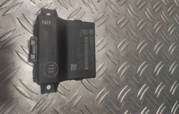 Audi A5 Sportback 8TA Gateway control module 8R0907468A 2840745804300