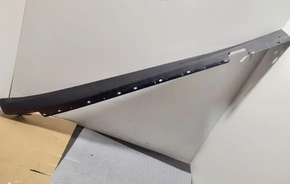 Mercedes-Benz CLS C219 Sill A2196900140