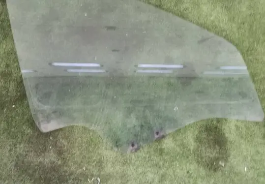 Dacia Logan I Front door window glass four-door