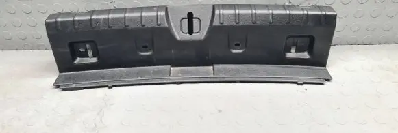 Trunk/boot sill cover protection