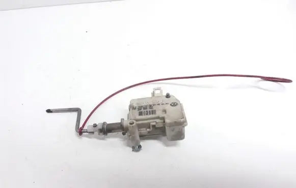 Fuel tank cap lock