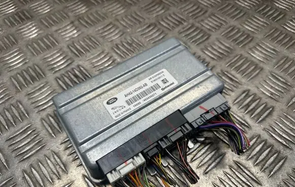 Land Rover Discovery 4 - LR4 Air suspension control unit module (rear) AH4214D392AB 15033 453455271