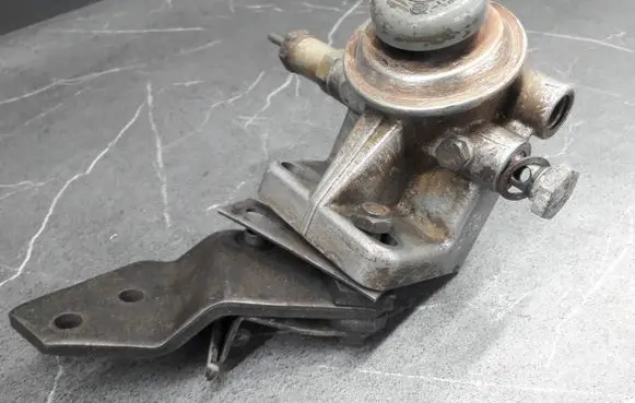 KIA Sorento Fuel filter bracket/mount holder 