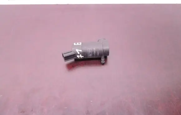 Volvo C70 Windscreen/windshield washer pump 1S7117K624DD D71