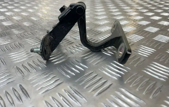 Tesla Model Y Tailgate/trunk/boot hinge 3061283