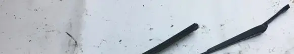 Volkswagen Golf IV Front wiper blade arm 1J1955409A