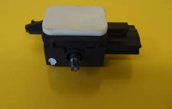 Renault Clio II Airbag deployment crash/impact sensor 8200529572
