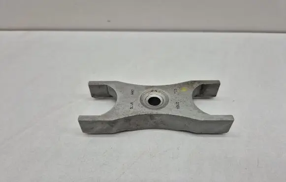 Audi Q3 8U Fuel Injector clamp holder 03L216A 04L130216