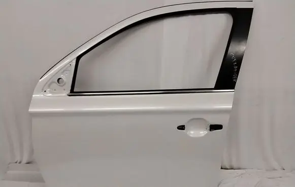 Mitsubishi Outlander Front door 5700B843