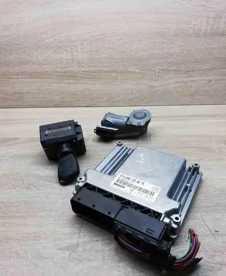 Mercedes-Benz E W211 Engine ECU kit and lock set A6461536679 2115450608