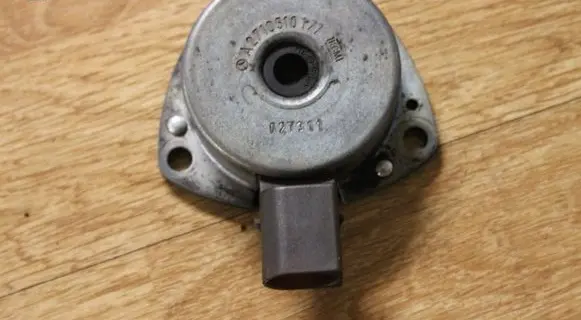 Mercedes-Benz C W203 Camshaft position sensor 2710510177