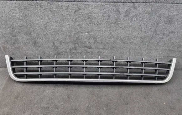Audi A8 S8 D2 4D Front bumper lower grill 4D0853667B